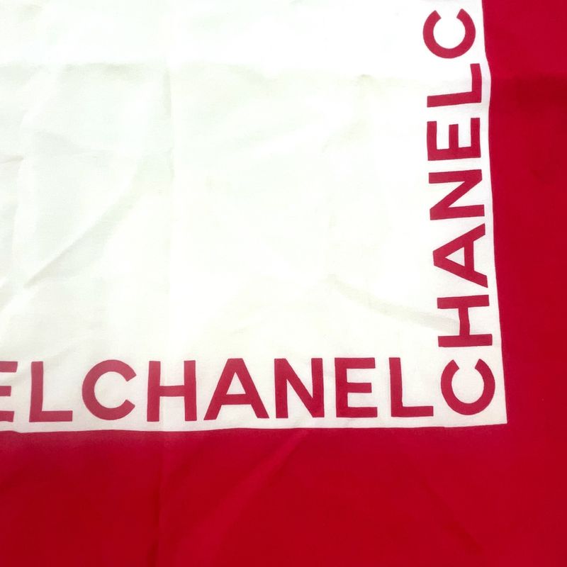 Chanel Matelasse Chain Shoulder Bag Patterned Silk Ivory And Red Scarf