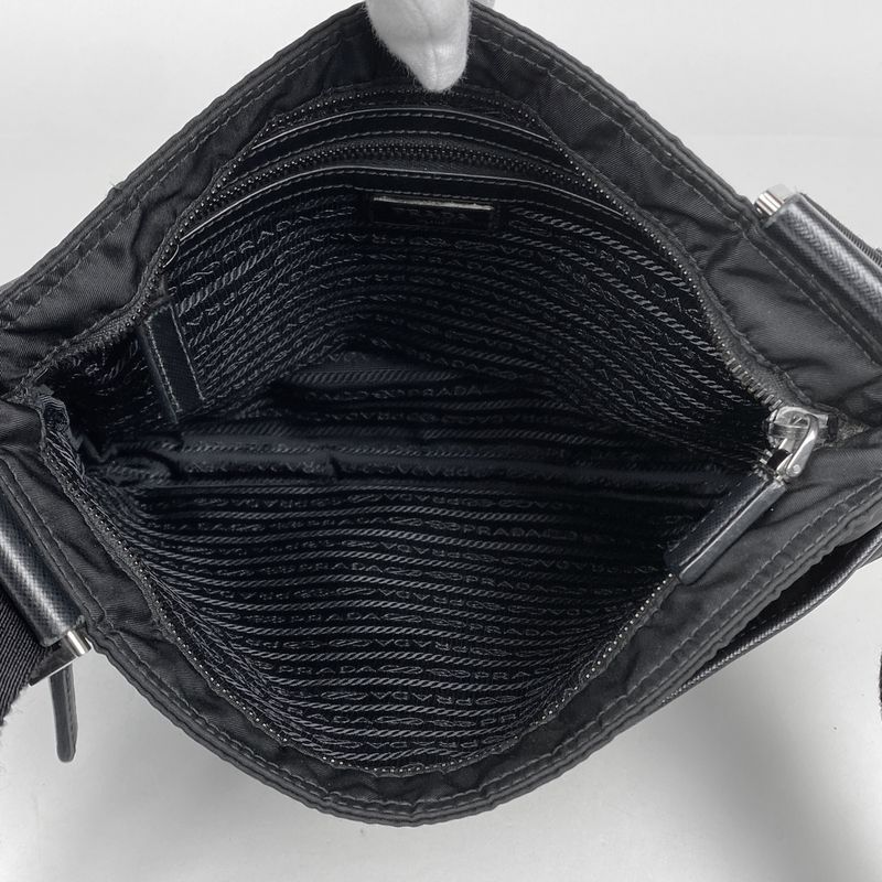 Prada Logo Plate Shoulder Bag Crossbody Shoulder Bag Nylon Nero (black) Va953m