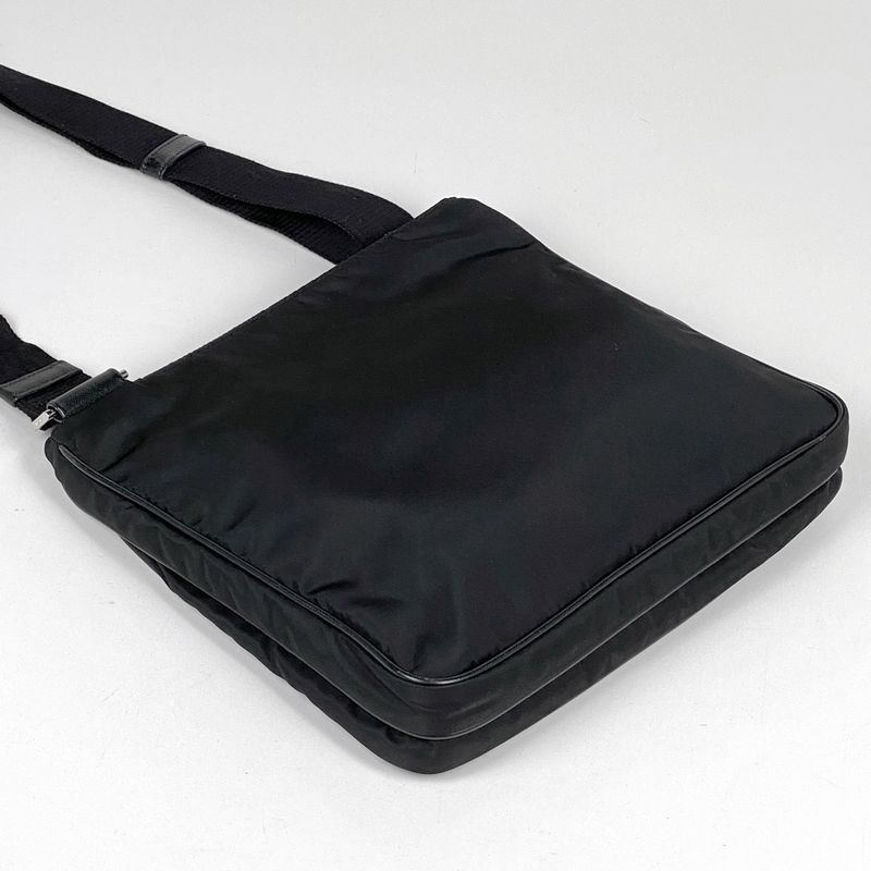 Prada Logo Plate Shoulder Bag Crossbody Shoulder Bag Nylon Nero (black) Va953m