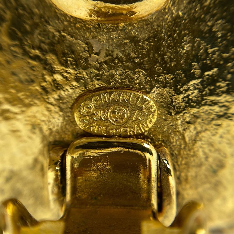 Chanel Logo Colored Stone Earrings Swing Gripore Earrings GP Gold Ladies