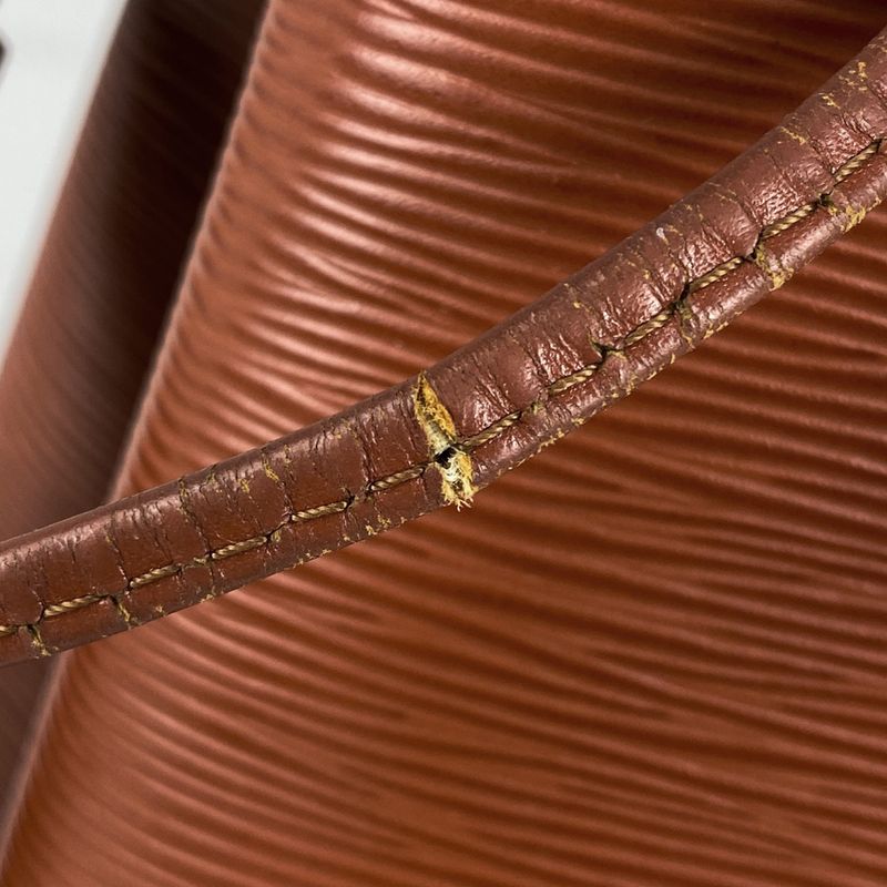 Louis Vuitton Petit Noe One Shoulder Drawstring Shape Shoulder Bag Epi Kenyan