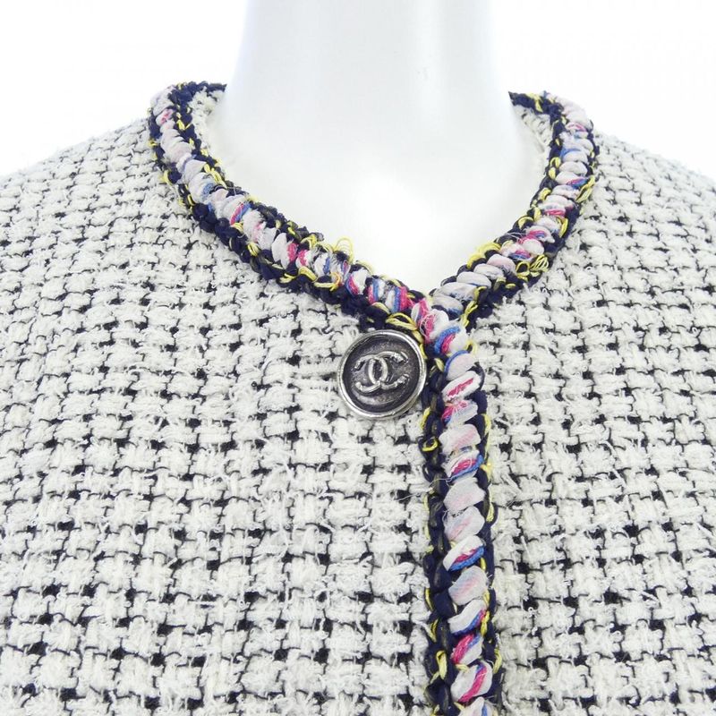 Chanel Look29 P70074v60046 Collarless Jacket