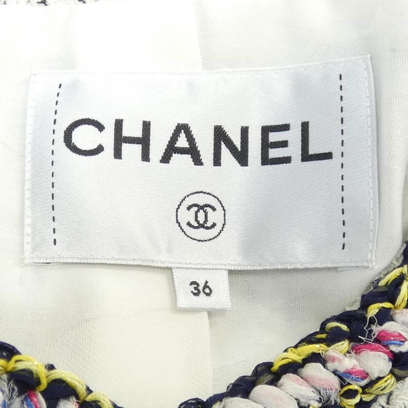 Chanel Look29 P70074v60046 Collarless Jacket