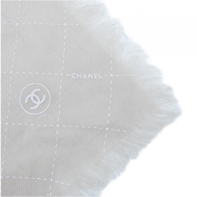 Chanel Muffler