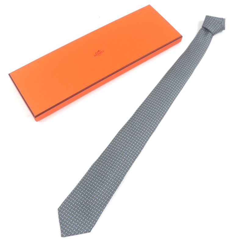 Hermes 6331 Dancing BIT 100% Silk Cravat H Overall Design Tie Gray Light Blue