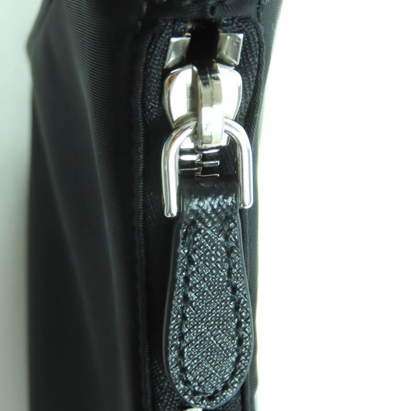 Prada 1n204m Re-edition 2005 Re-nylon Mini Bag Triangle Logo Leather Use