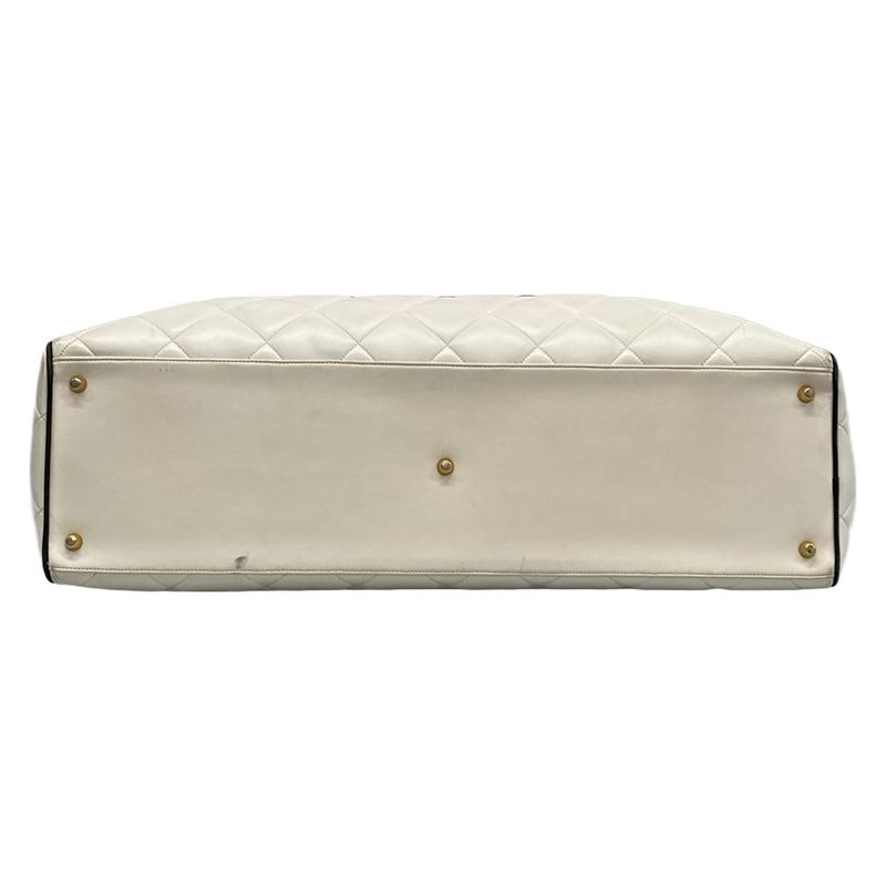 Chanel Boston Bag Matelasse A05943 White And Black Leather