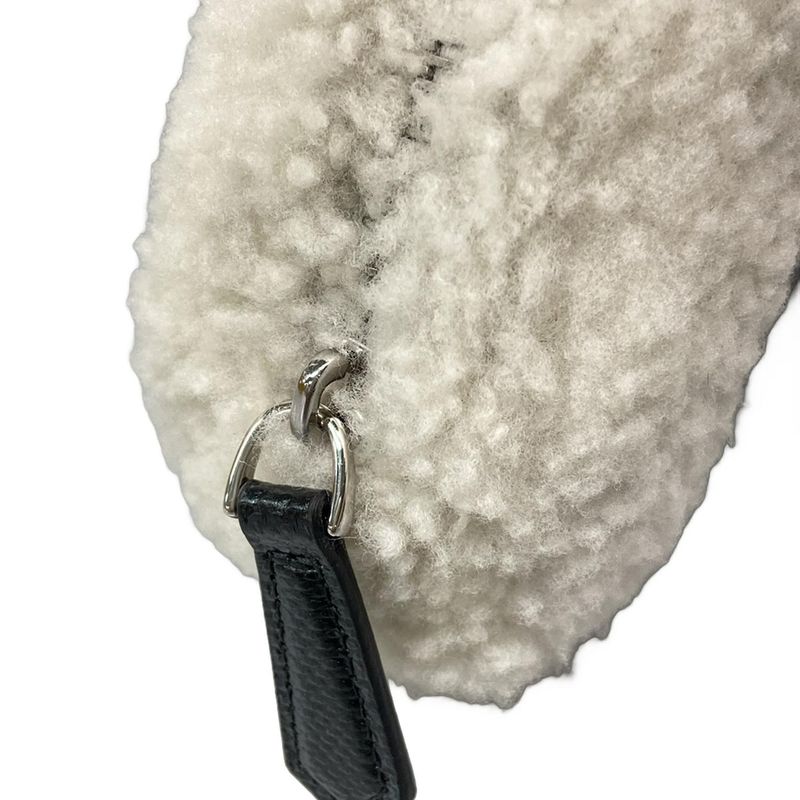 Fendi Shoulder Bag Rice Ball Bag 7as240-apu0 White And Black Detachable Strap