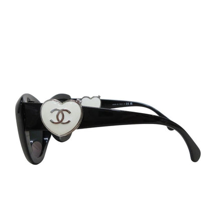 Chanel Heart Shape Coco Mark Sunglass Es 5517-a Black Frame Ladies Used
