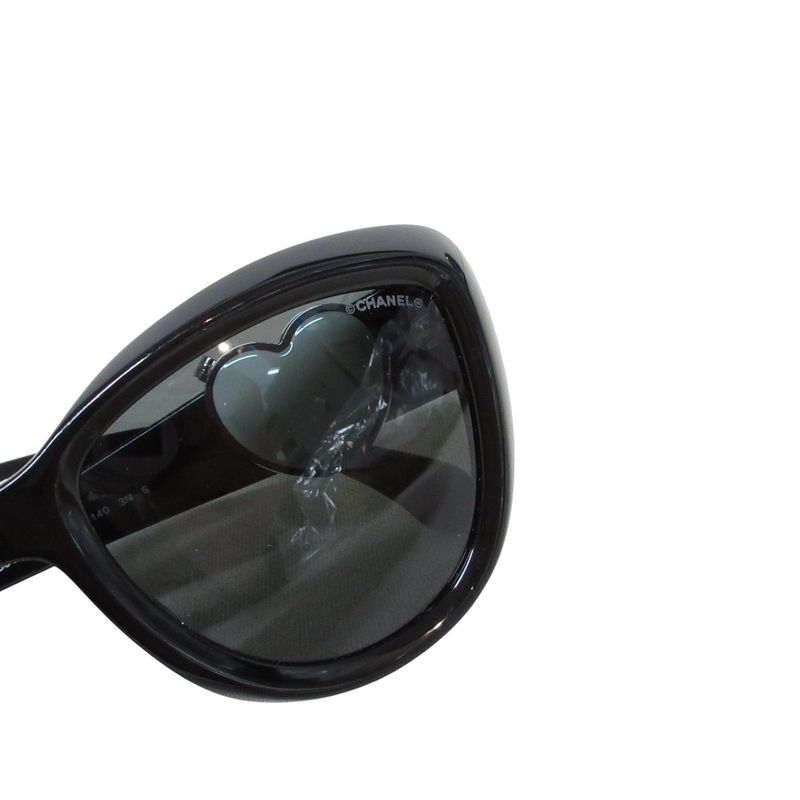 Chanel Heart Shape Coco Mark Sunglass Es 5517-a Black Frame Ladies Used