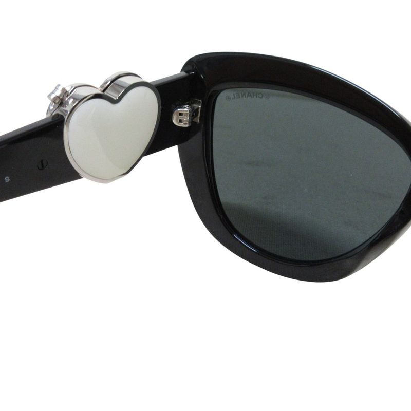 Chanel Heart Shape Coco Mark Sunglass Es 5517-a Black Frame Ladies Used