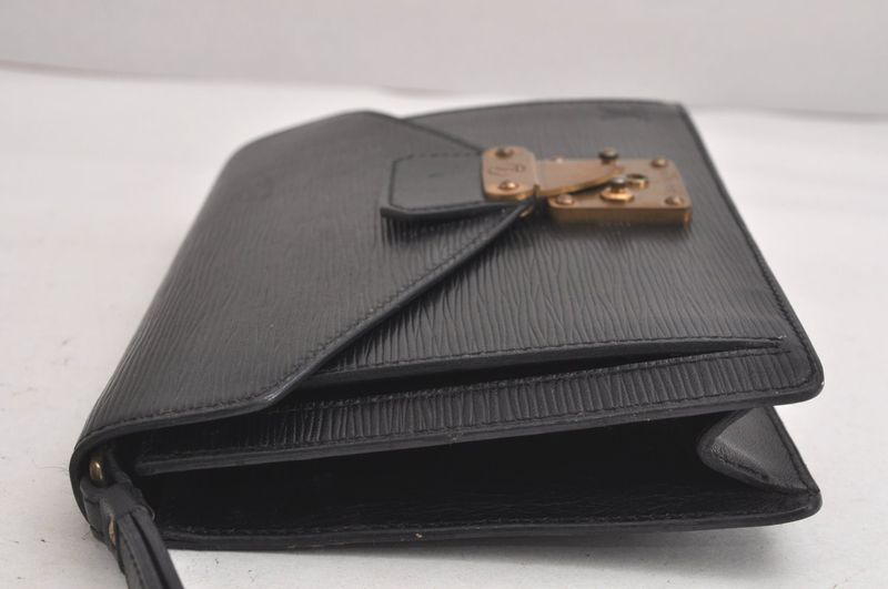 Louis Vuitton Epi Serie Dragonne Clutch Bag Black M52612 LV 4268n