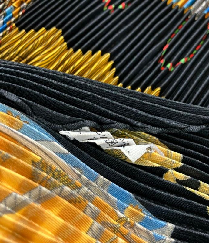 Hermes Pleated Scarf 100% Silk Les Tambours Ladies Hermes