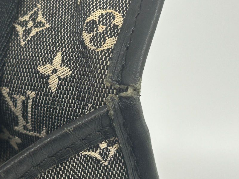 Authentic Louis Vuitton LV Buzas Marie Kate Monogram Mini Shoulder Bag Pochette