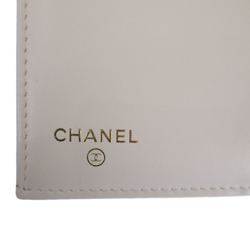 Chanel Medium Classic Flap Wallet Ap0232_b33352_10601 Bifold Wallet Caviar Skin
