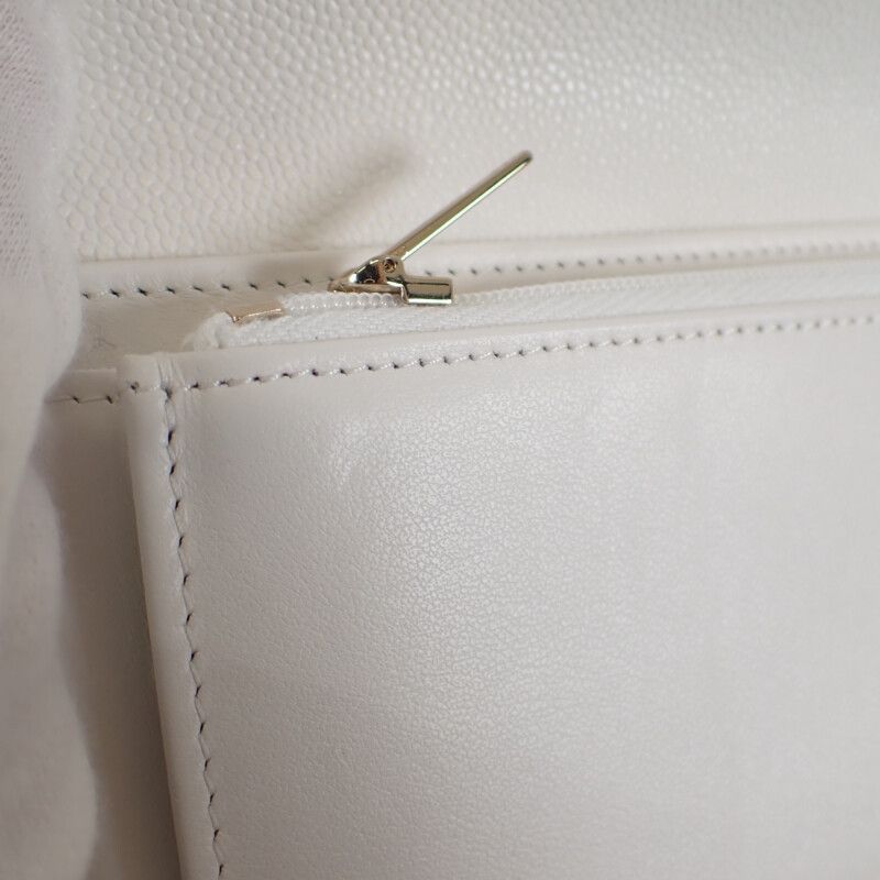 Chanel Medium Classic Flap Wallet Ap0232_b33352_10601 Bifold Wallet Caviar Skin