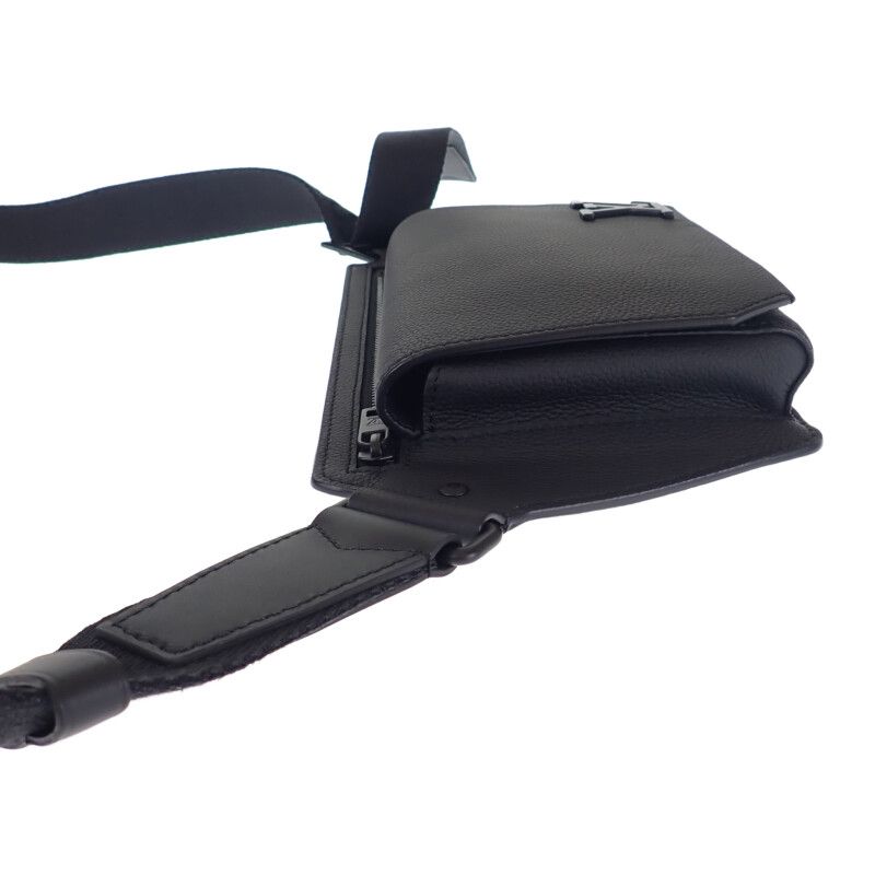 Louis Vuitton Take Off Su Ring M57081 Body Bag Grain Calf Leather Black Men's