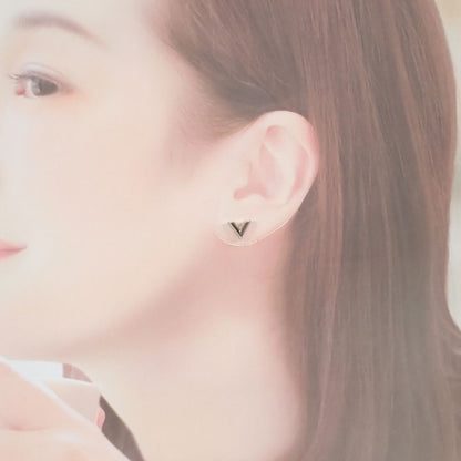 Louis Vuitton Escential V M63208 Earrings Metal Silver Ladies Gift Fashionable