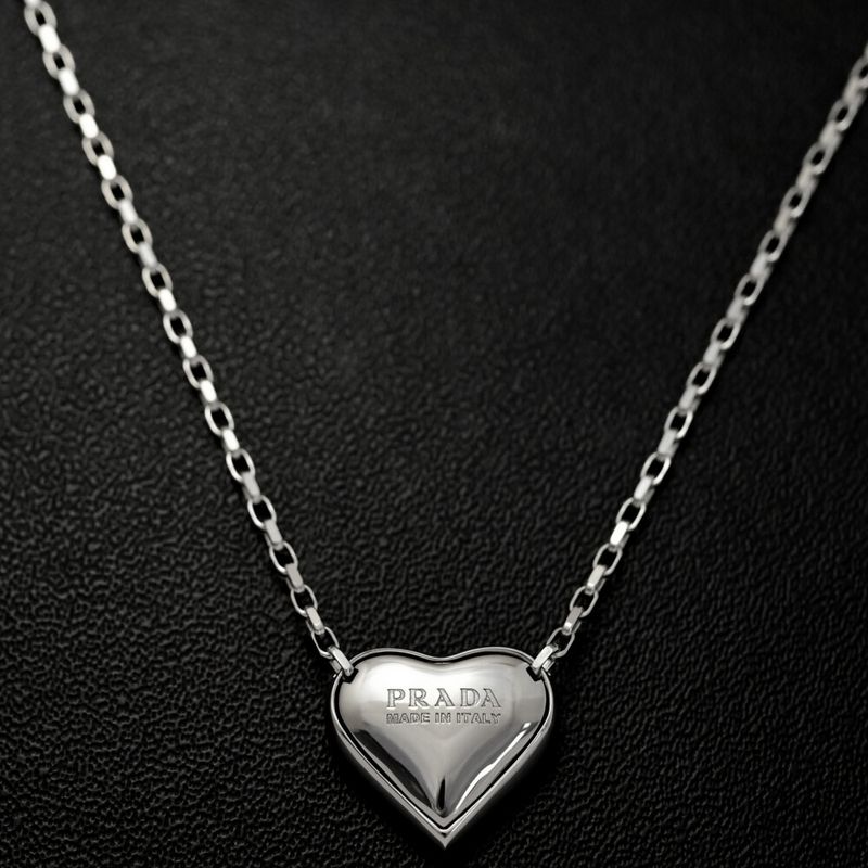 Prada 0.45ct / Prada Lab Grown / Heart And Triangle Motif / Nano Heart Diamond