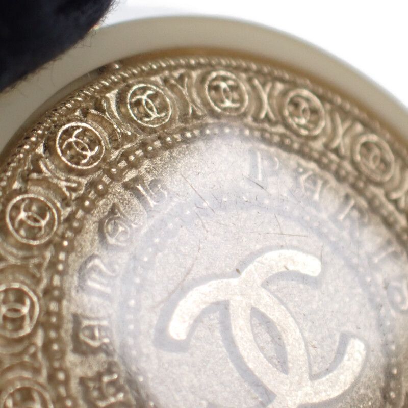 Chanel CC Coin Pendant Necklace Metal Gold Beige Ladies Circle Round Shape Gift