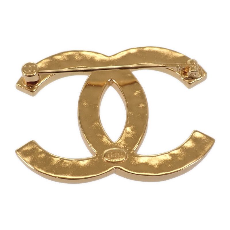 Chanel Coco Mark Brooch Stripe Brooch Metal Gold White Ladies [grade A