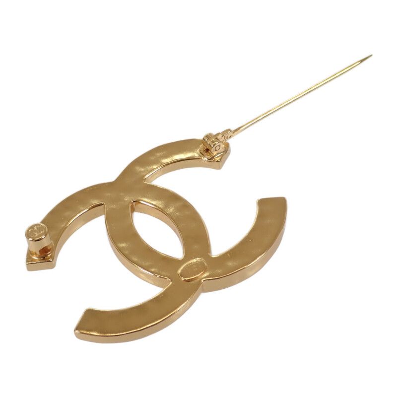 Chanel Coco Mark Brooch Stripe Brooch Metal Gold White Ladies [grade A