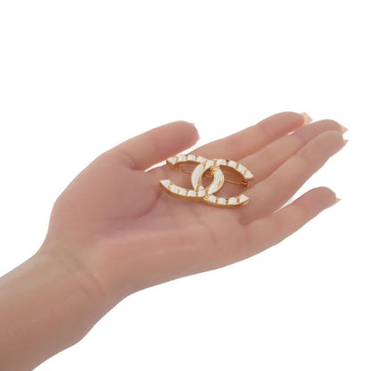 Chanel Coco Mark Brooch Stripe Brooch Metal Gold White Ladies [grade A