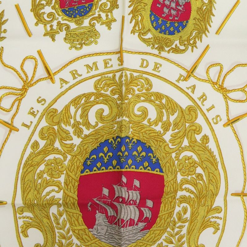 Hermes Carré 45 Petit Carré Paris Coat Of Arms LES Armes DE Paris Silk Cream