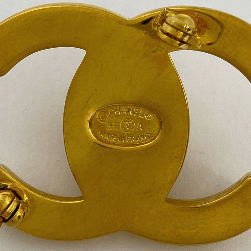 Chanel Turnlock Brooch Coco Mark Brooch GP Gold Ladies