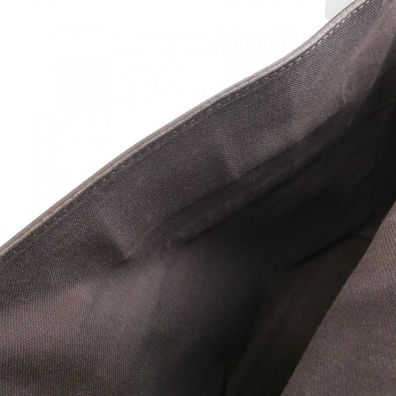 Louis Vuitton Taiga Romain MM M32623 Shoulder Bag