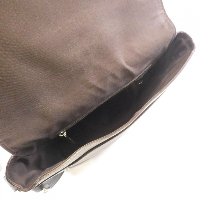 Louis Vuitton Taiga Romain MM M32623 Shoulder Bag