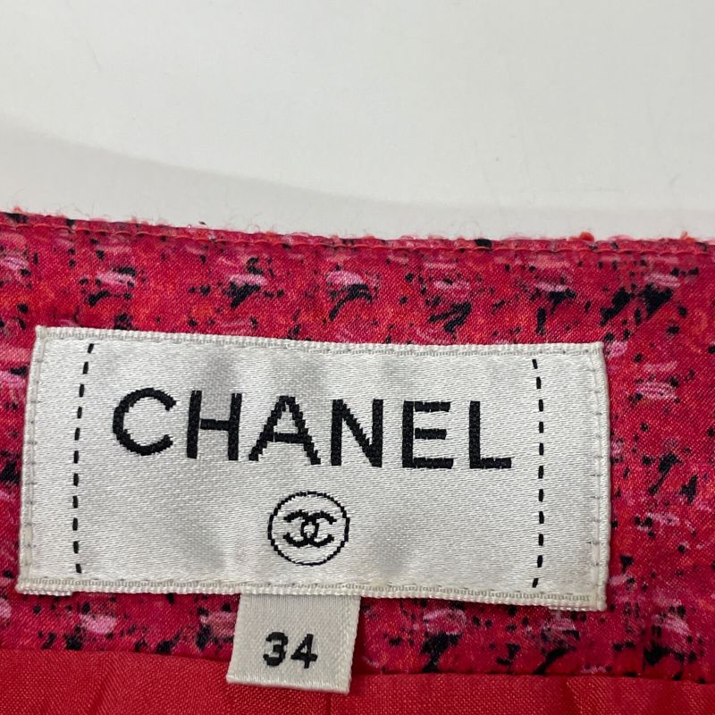 Chanel Red P63260v48641 Tweed Shorts 34