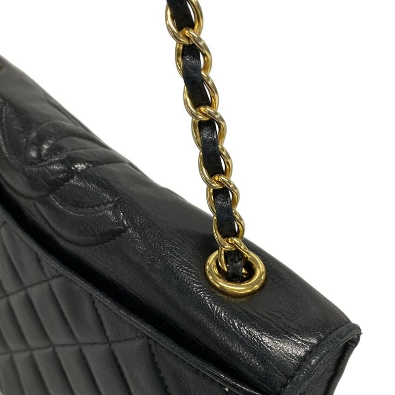 Chanel Matelasse Black Chain Shoulder Bag/gold Hardware Lambskin