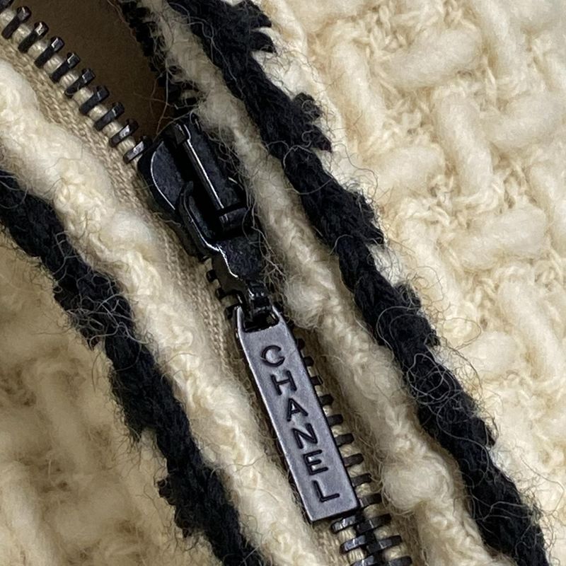 Chanel Coat Size 40 M Women - P16680 Ivory And Black Long Length/fur/zip