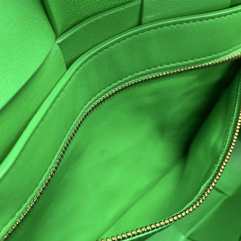 Bottega Veneta Shoulder Bag Cassette Green Leather