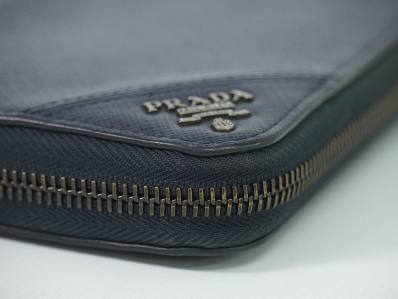 Authentic Prada Saffiano Leather Round Zipper Long Wallet Long Wallet Navy