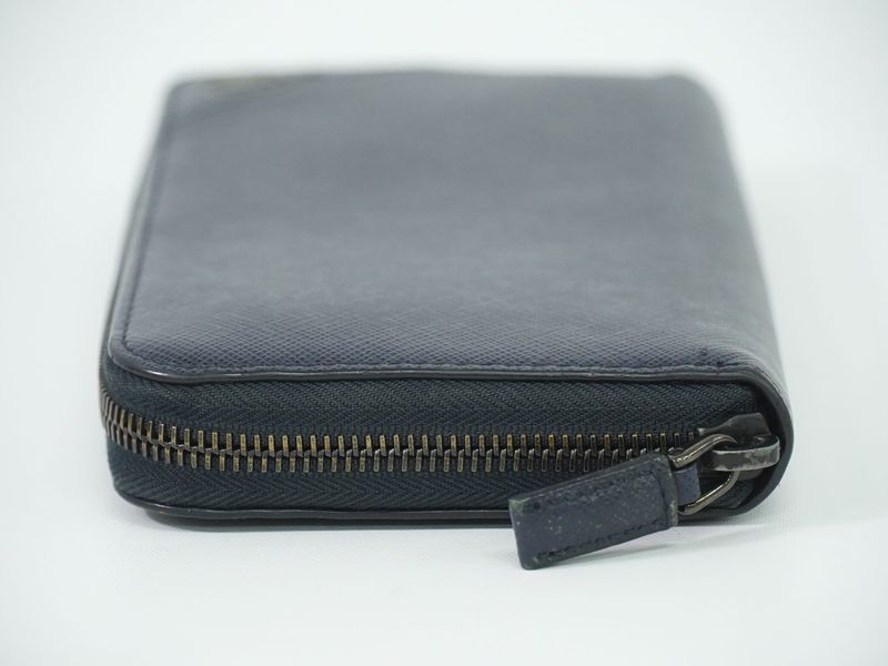 Authentic Prada Saffiano Leather Round Zipper Long Wallet Long Wallet Navy