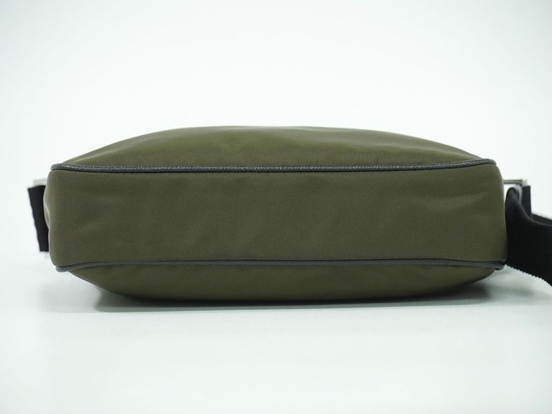 Authentic Prada Nylon Shoulder Bag Pochette Khaki Bag Pre-owned [follow-up