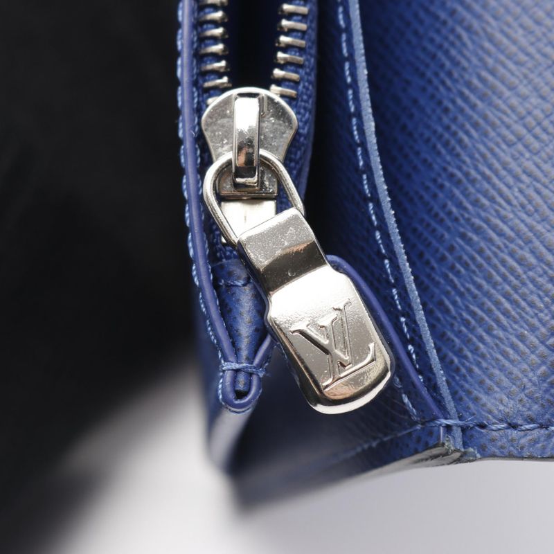 Louis Vuitton Portefeuille Brazza Taiga Llama Cobalt Blue M30297 Cobalt Leather