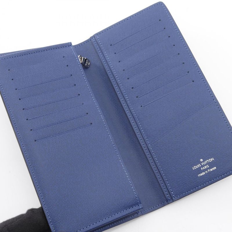 Louis Vuitton Portefeuille Brazza Taiga Llama Cobalt Blue M30297 Cobalt Leather