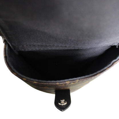 Louis Vuitton M43735 Christopher MM A25-2401