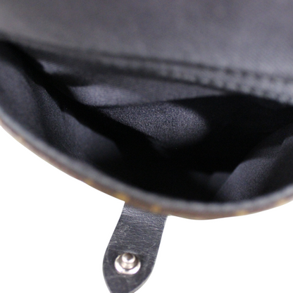 Louis Vuitton M43735 Christopher MM A25-2401