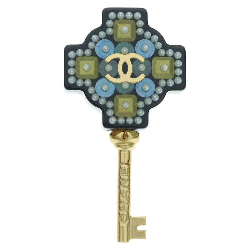 Chanel Coco Mark Key Motif Pin Brooch Pin Badge Key Shape Black And Gold 17A