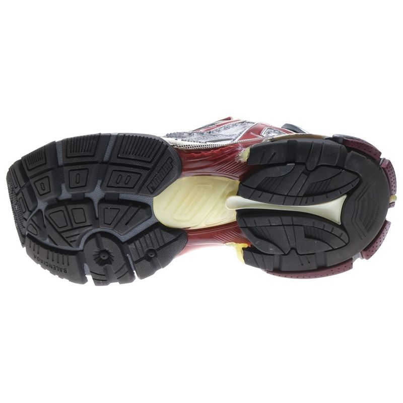 Balenciaga Runner Sneaker Runner Damaged Low Cut Sneaker Gray 677403