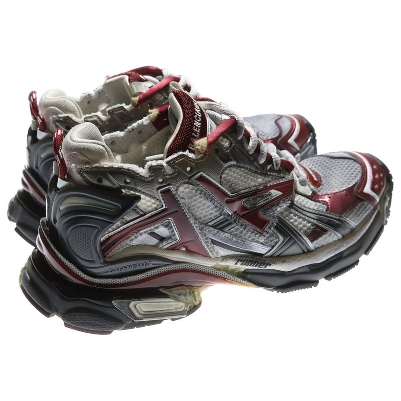 Balenciaga Runner Sneaker Runner Damaged Low Cut Sneaker Gray 677403