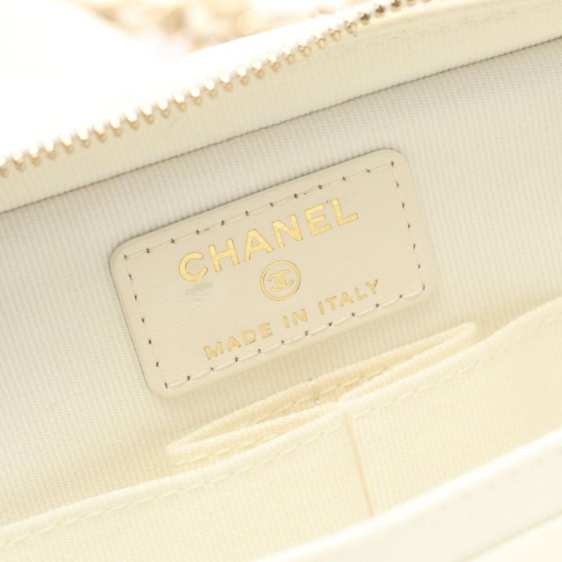 Chanel Shoulder Bag Chanel 19 Matelasse Ap2728 White Leather Chanel19 Matelasse