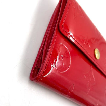 Louis Vuitton Ludlow Monogram Vernis Monogram Vernis Pomme D'amour Leather Red