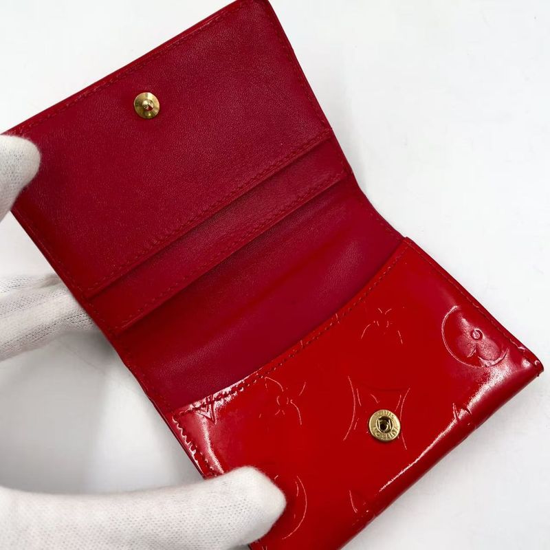 Louis Vuitton Ludlow Monogram Vernis Monogram Vernis Pomme D'amour Leather Red