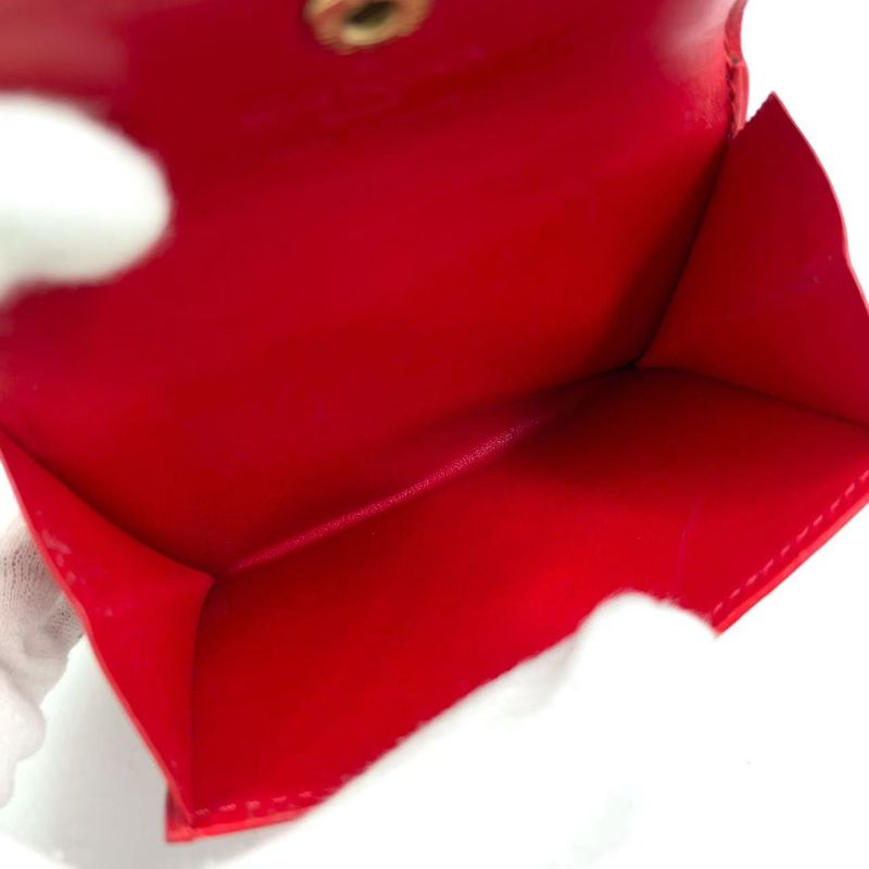 Louis Vuitton Ludlow Monogram Vernis Monogram Vernis Pomme D'amour Leather Red