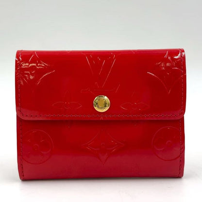 Louis Vuitton Ludlow Monogram Vernis Monogram Vernis Pomme D'amour Leather Red